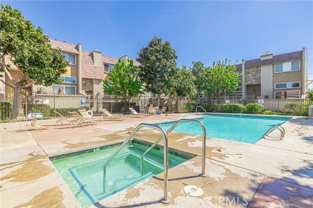 21901 Lassen Street 155, Chatsworth (los Angeles), CA 91311