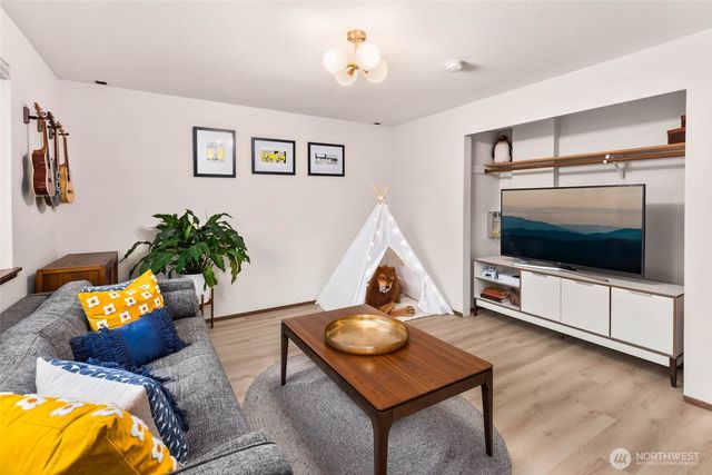 10309 50th Place W, Mukilteo, WA 98275