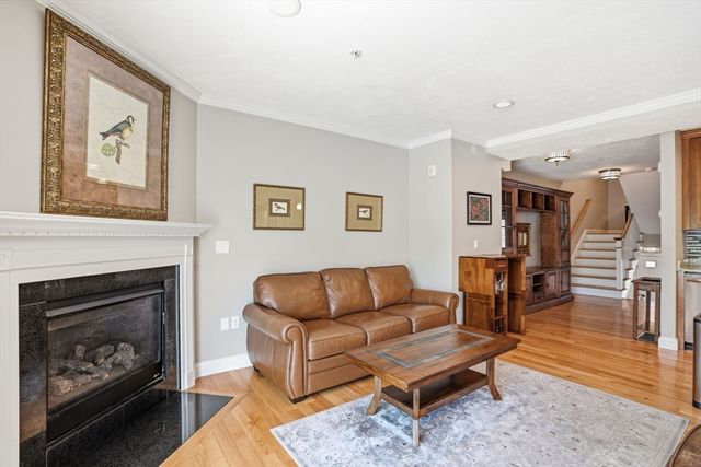 60 Lenox St 11, Norwood, MA 02062