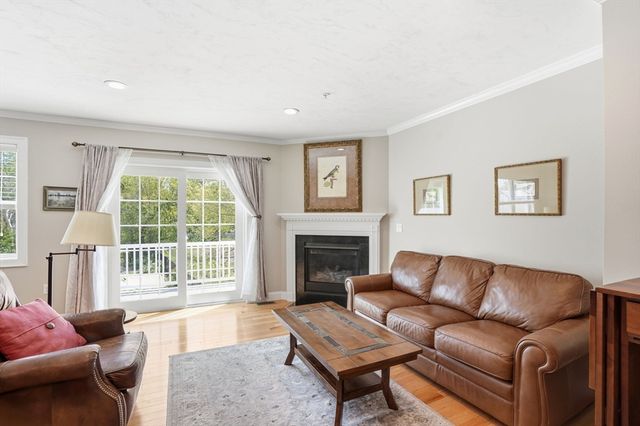 60 Lenox St 11, Norwood, MA 02062
