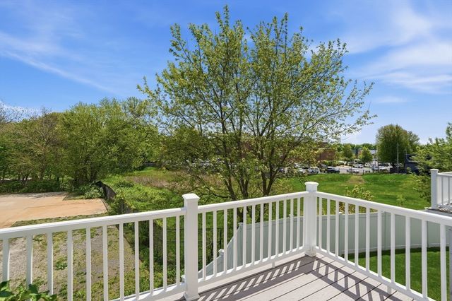60 Lenox St 11, Norwood, MA 02062