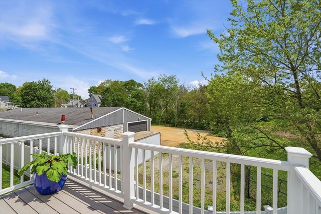 60 Lenox St 11, Norwood, MA 02062