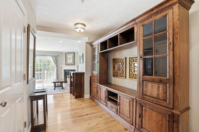 60 Lenox St 11, Norwood, MA 02062