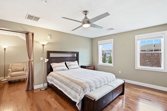 60 Lenox St 11, Norwood, MA 02062