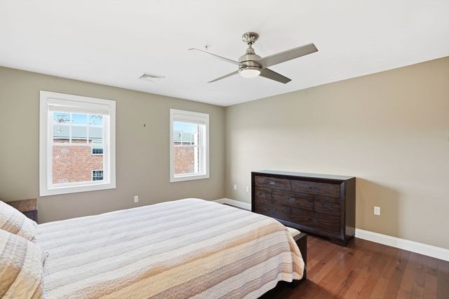 60 Lenox St 11, Norwood, MA 02062