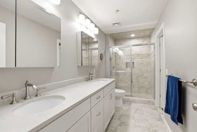 60 Lenox St 11, Norwood, MA 02062