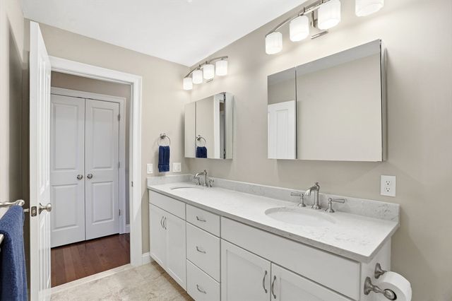60 Lenox St 11, Norwood, MA 02062