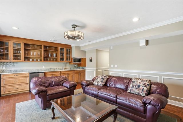 60 Lenox St 11, Norwood, MA 02062
