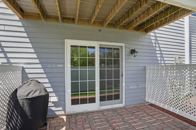 60 Lenox St 11, Norwood, MA 02062
