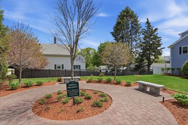 60 Lenox St 11, Norwood, MA 02062