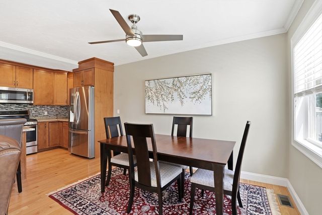 60 Lenox St 11, Norwood, MA 02062