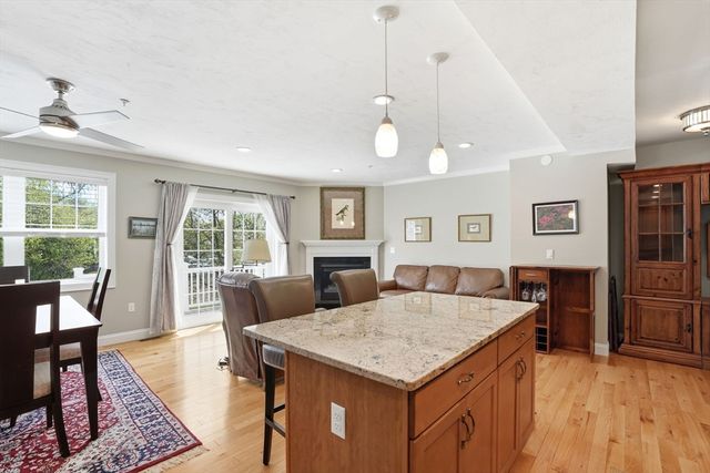 60 Lenox St 11, Norwood, MA 02062