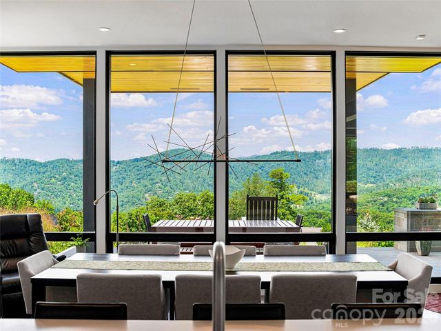 25 Bartrams Walk Drive, Asheville, NC 28804