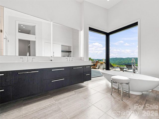 25 Bartrams Walk Drive, Asheville, NC 28804