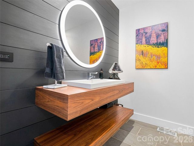 25 Bartrams Walk Drive, Asheville, NC 28804