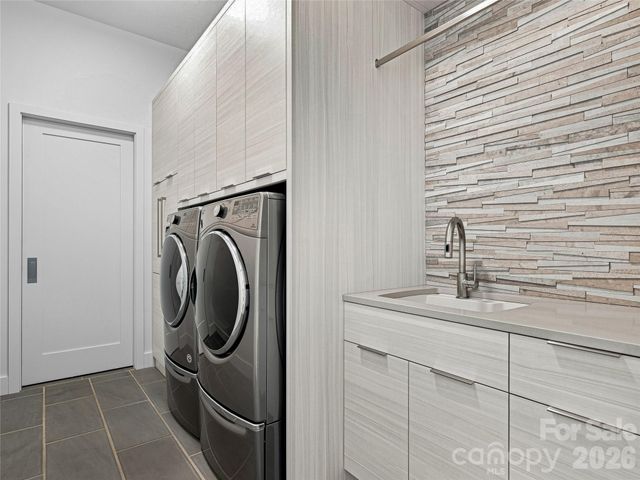 25 Bartrams Walk Drive, Asheville, NC 28804