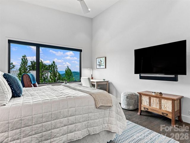 25 Bartrams Walk Drive, Asheville, NC 28804