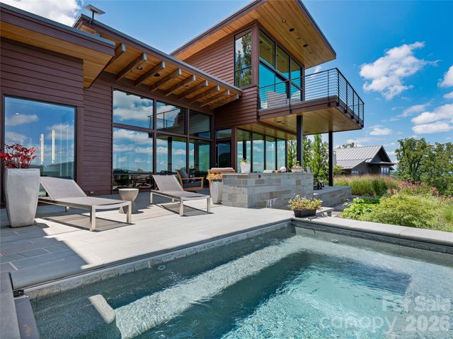 25 Bartrams Walk Drive, Asheville, NC 28804