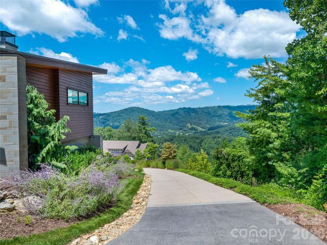 25 Bartrams Walk Drive, Asheville, NC 28804