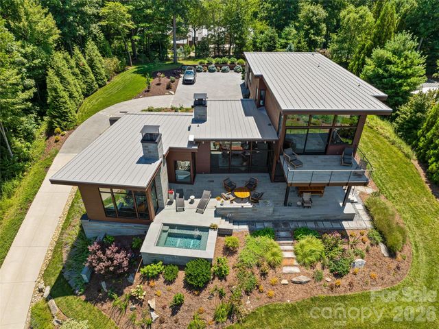 25 Bartrams Walk Drive, Asheville, NC 28804