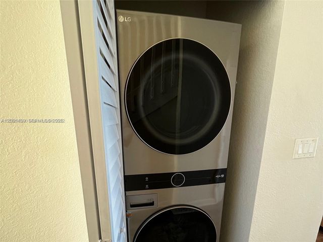 9123 SW 227th St 4, Cutler Bay, FL 33190