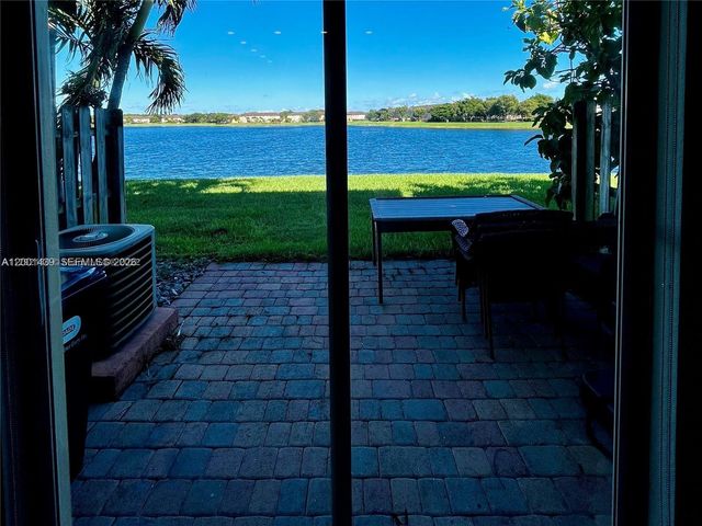 9123 SW 227th St 4, Cutler Bay, FL 33190