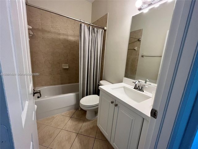 9123 SW 227th St 4, Cutler Bay, FL 33190