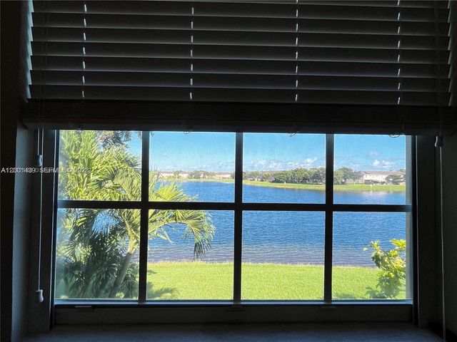 9123 SW 227th St 4, Cutler Bay, FL 33190