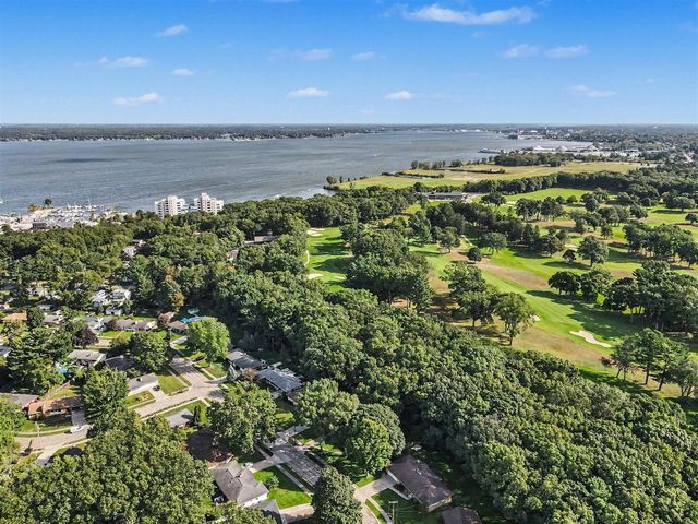 3010 Country Club Drive, Muskegon, MI 49441