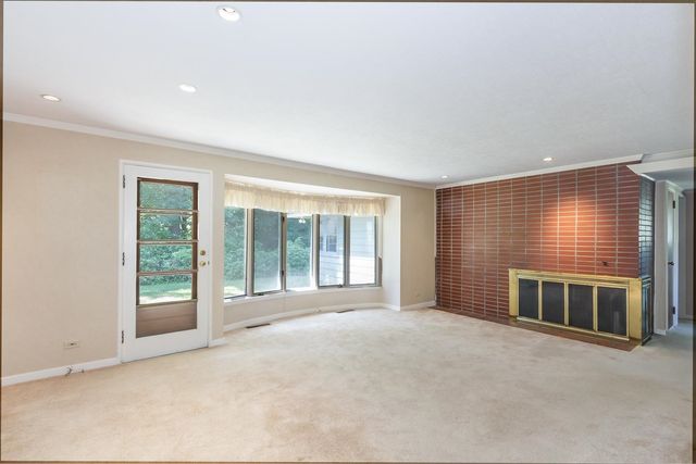 23 Palomino Lane, Bedford, NH 03110