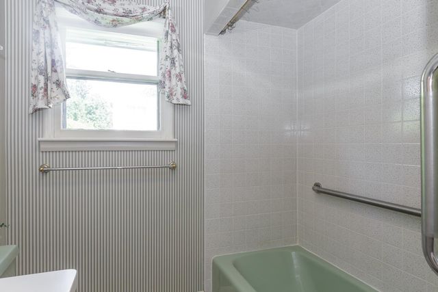 23 Palomino Lane, Bedford, NH 03110