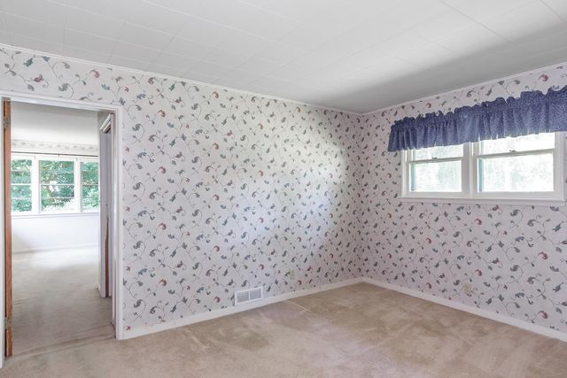 23 Palomino Lane, Bedford, NH 03110