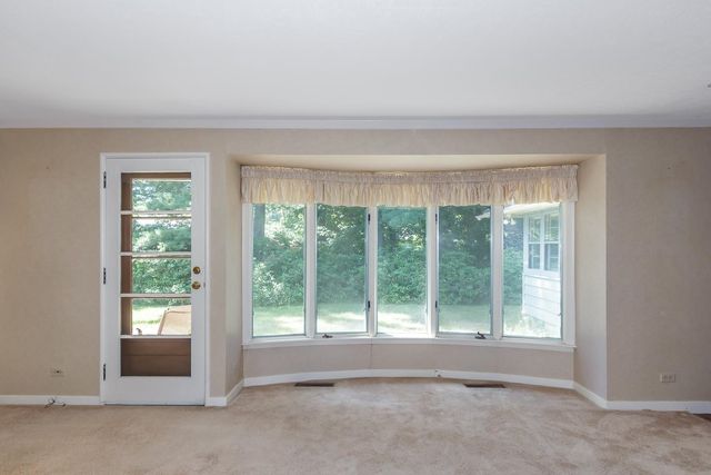 23 Palomino Lane, Bedford, NH 03110