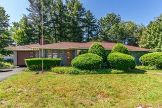 23 Palomino Lane, Bedford, NH 03110
