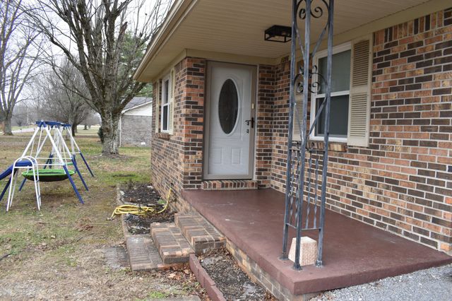 1396 Old Highway 52, Lafayette, TN 37083