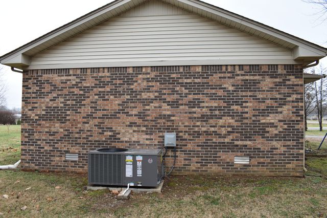 1396 Old Highway 52, Lafayette, TN 37083