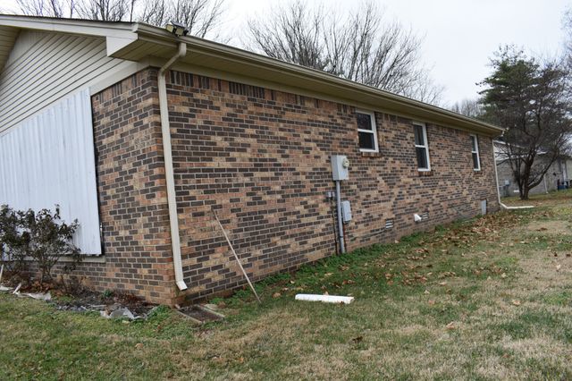 1396 Old Highway 52, Lafayette, TN 37083