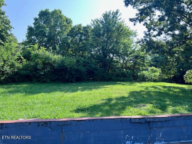 1604 Wandering Rd, Knoxville, TN 37912