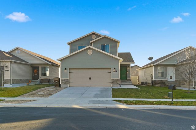 1674 E DOWNWATER ST, Eagle Mountain, UT 84005