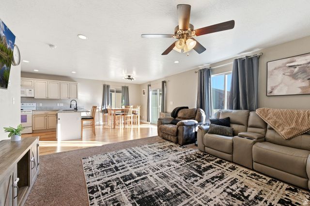 1674 E DOWNWATER ST, Eagle Mountain, UT 84005