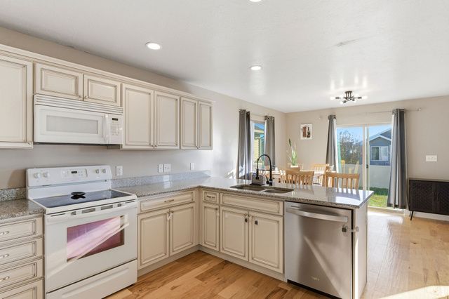 1674 E DOWNWATER ST, Eagle Mountain, UT 84005