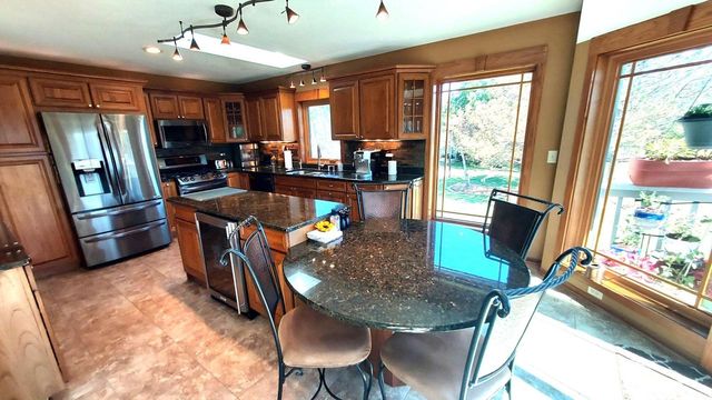 8404 S 68th STREET, Franklin, WI 53132