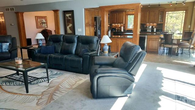 8404 S 68th STREET, Franklin, WI 53132