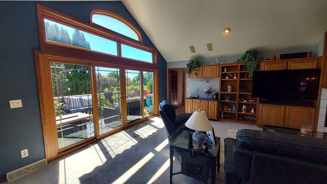 8404 S 68th STREET, Franklin, WI 53132
