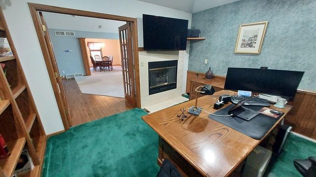 8404 S 68th STREET, Franklin, WI 53132