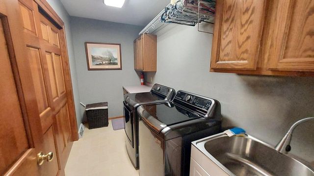 8404 S 68th STREET, Franklin, WI 53132