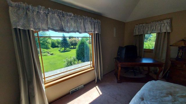 8404 S 68th STREET, Franklin, WI 53132