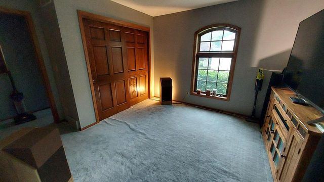 8404 S 68th STREET, Franklin, WI 53132