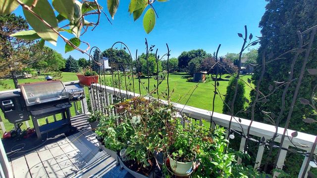 8404 S 68th STREET, Franklin, WI 53132
