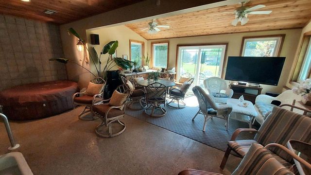 8404 S 68th STREET, Franklin, WI 53132